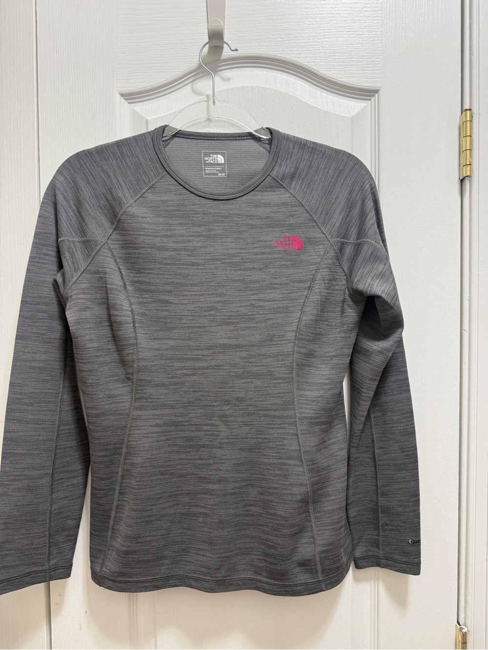 The North Face Women's Heather Gray Long Sleeve Crew with Pink Logo - Picture 1 of 8